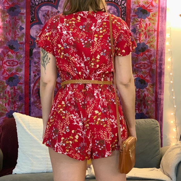Floral pattern romper - Picture 3 of 3